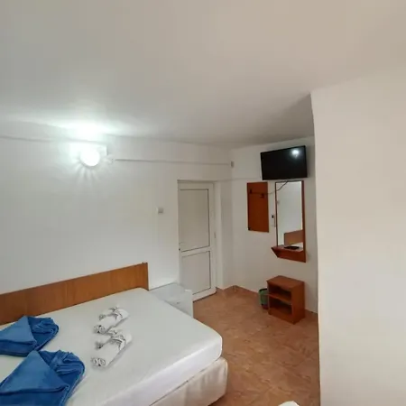 Sea Breeze Albergue *