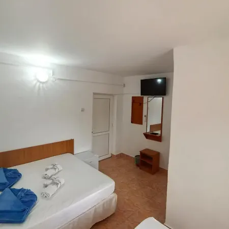 Sea Breeze Albergue *