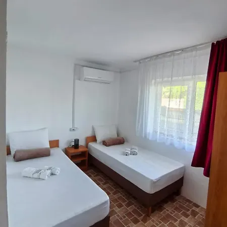 Хостел Sea Breeze Костинешти